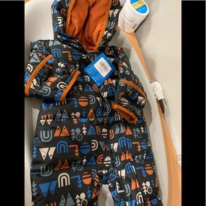 0-3 month Columbia Snowsuit. NWT.